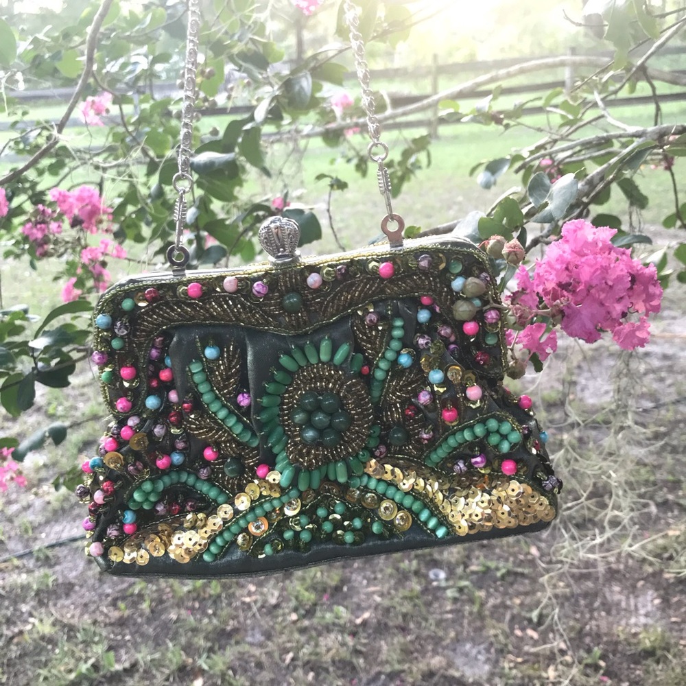 Exquisite Beaded Purse with Silver 24” Chain